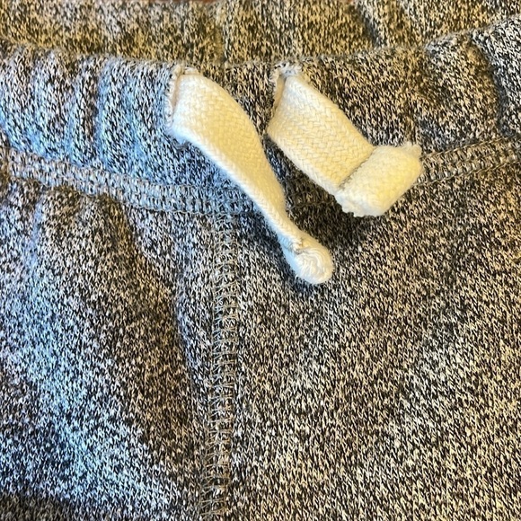 Roots kids size 12 shorts in salt and pepper - new condition. - Picture 3 of 8